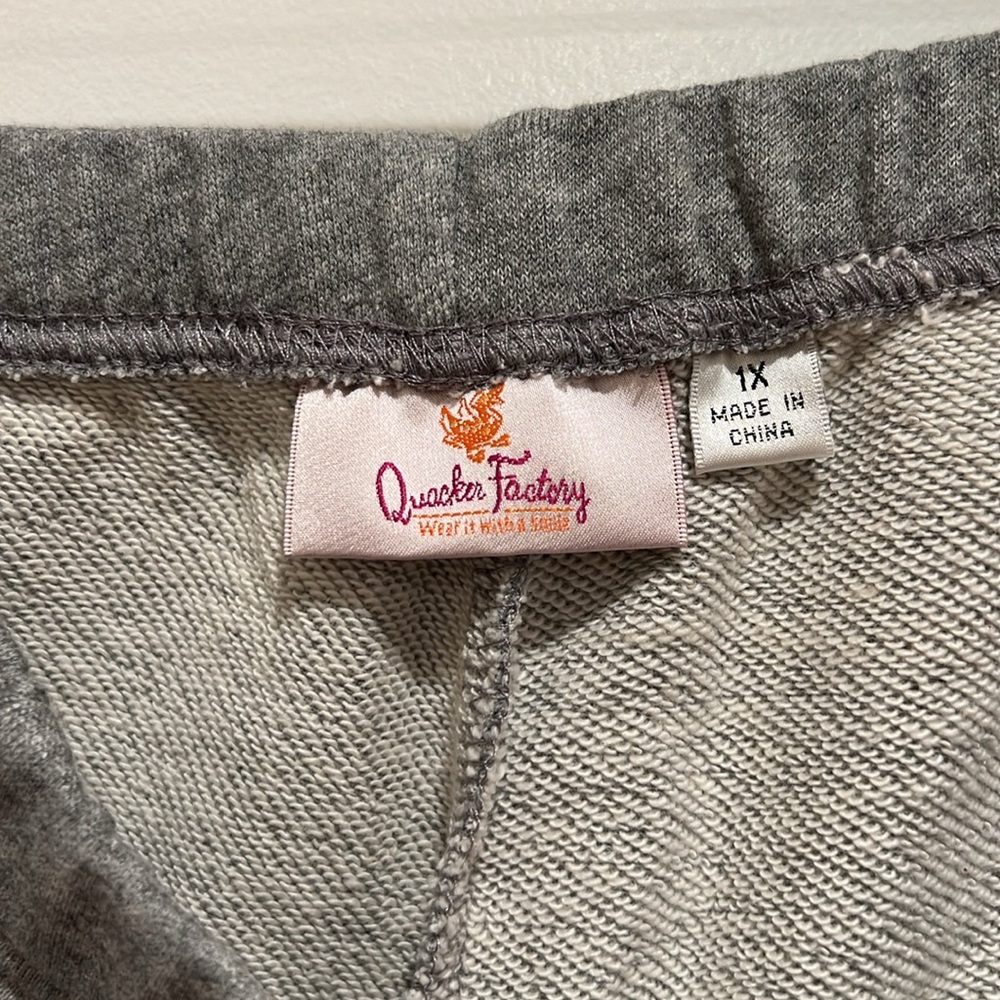 🌟Quacker Factory Bling Sweatpants🌟 - Picture 4 of 6